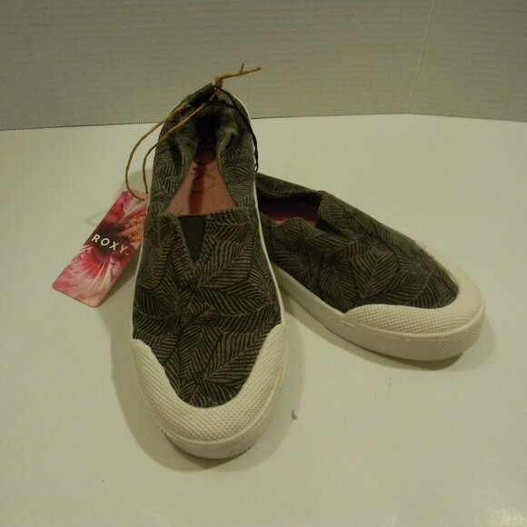 Share Roxy Olive Green Slip-ons Canvas Shoes NWT Size 8 - Picture 1 of 6